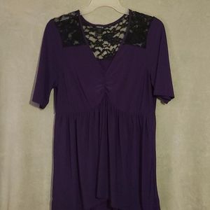 Torrid purple top with black lace shoulders and back panel. Size 2 fits (22W/3x)